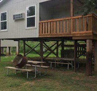 deluxe-cabins-exterior2-320x480-1 deluxe-cabins-exterior2-320x480-1